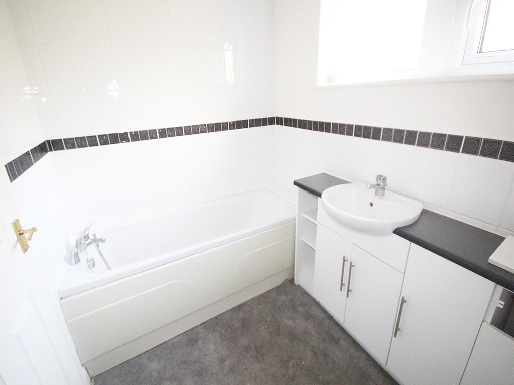 3 bedroom semi-detached house To Let in Barnoldswick - IMG_4626.jpg